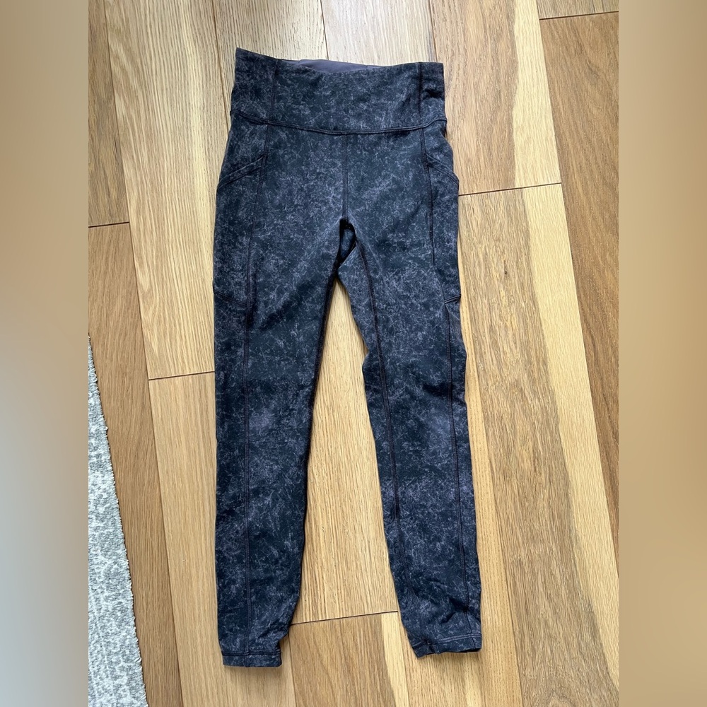 Lululemon Black and purple Leggings